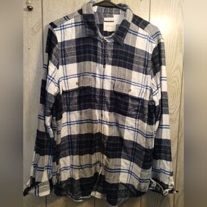 American Eagle Outfitters Blue, White and Black Plaid Button-Up Shirt